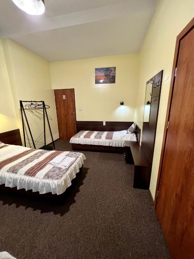 Apartamenty Ostrowiec - Pokoje Goscinne Centrum Ostrowiec Świętokrzyski Εξωτερικό φωτογραφία