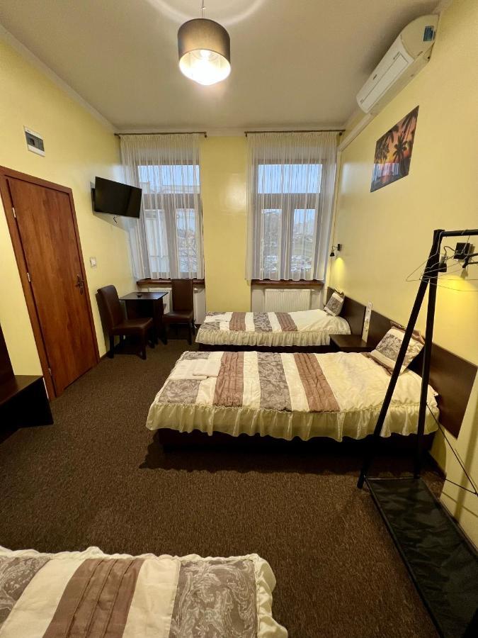 Apartamenty Ostrowiec - Pokoje Goscinne Centrum Ostrowiec Świętokrzyski Εξωτερικό φωτογραφία