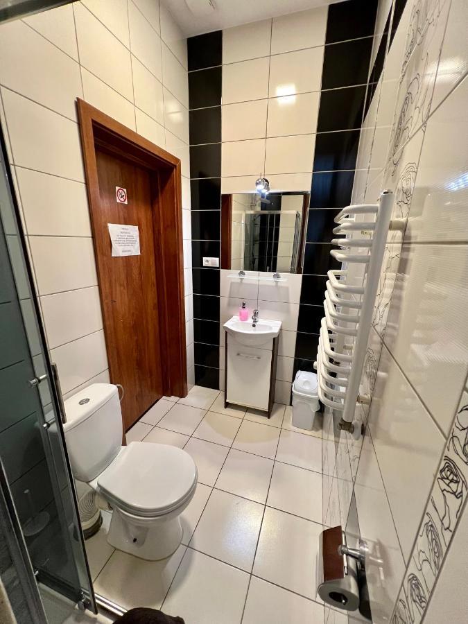 Apartamenty Ostrowiec - Pokoje Goscinne Centrum Ostrowiec Świętokrzyski Εξωτερικό φωτογραφία